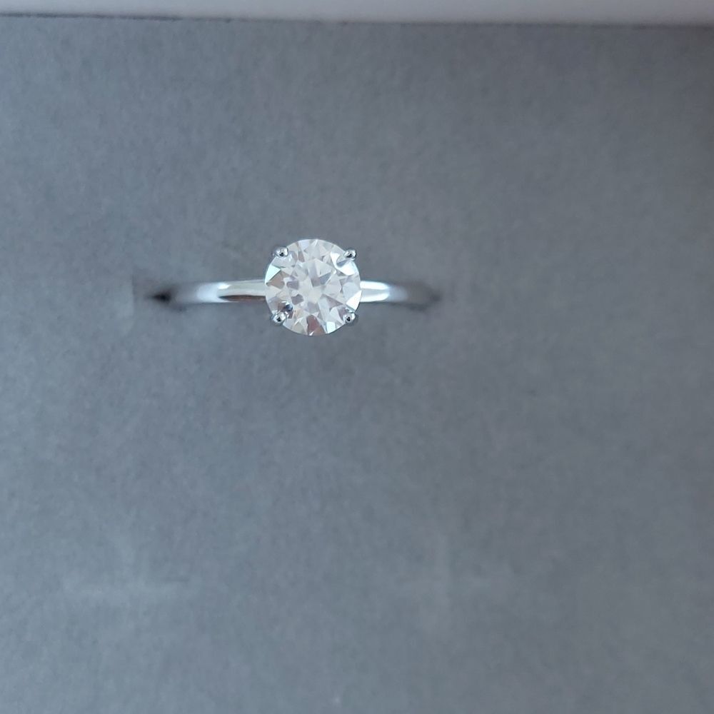 1 Carat Moissanite Engagement Ring - Picture 3 of 15
